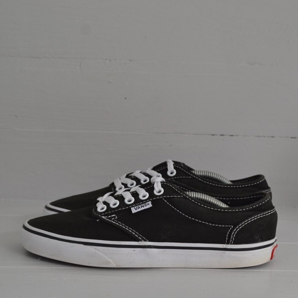 Vans Black White Chukka Low Top Skating Sneakers Women's 7.5 Lace Up Shoes